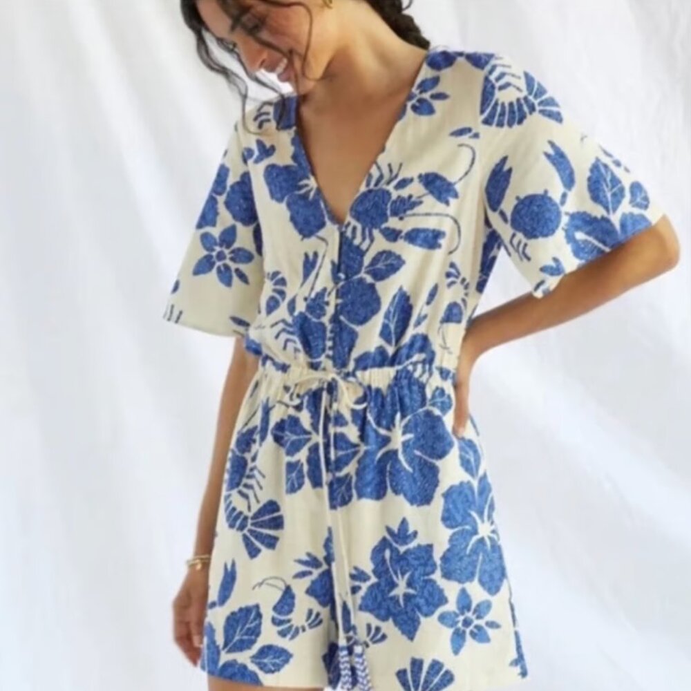 FARM Rio Anthropologie Breezy Tropical Floral Romper Blue / Cream Motif EUC - S - Picture 2 of 11